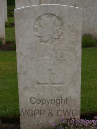 Etaples Military Cemetery - Erikson, F J